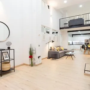 modern-spacious-apartment-in-the-old-town-ii.1costadelsol.com/